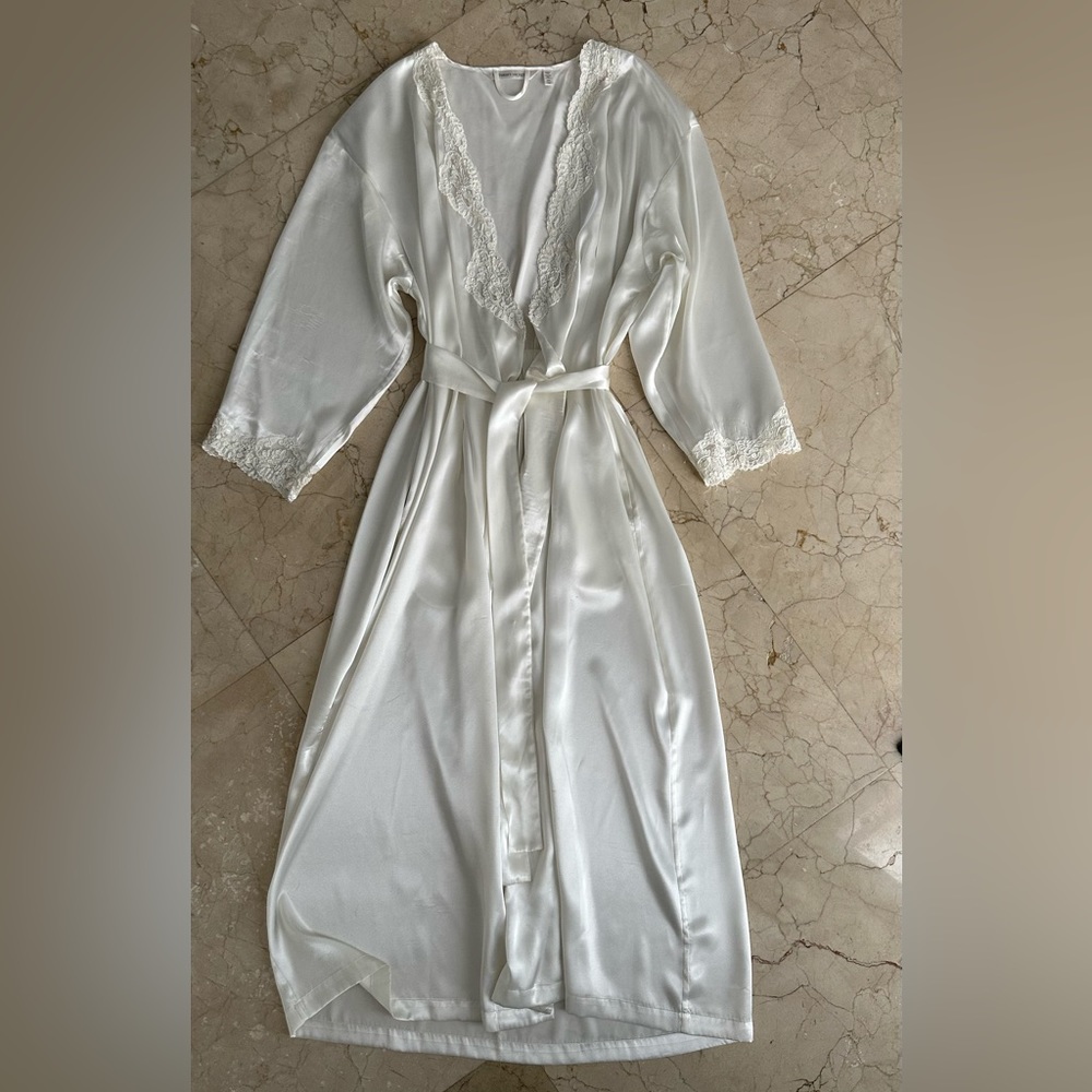 Victoria's Secret White Satin Lace Trim Robe